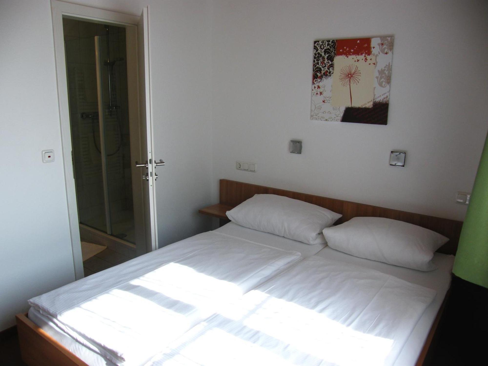 Pension Hofmann-Schmoelzer โรเทนบวร์ก อ็อบ แดร์เทาเบอร์ ภายนอก รูปภาพ