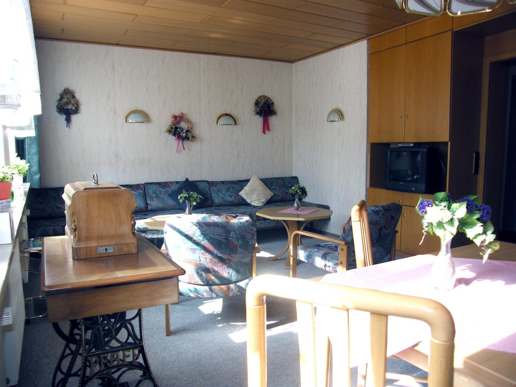 Pension Hofmann-Schmoelzer โรเทนบวร์ก อ็อบ แดร์เทาเบอร์ ภายนอก รูปภาพ