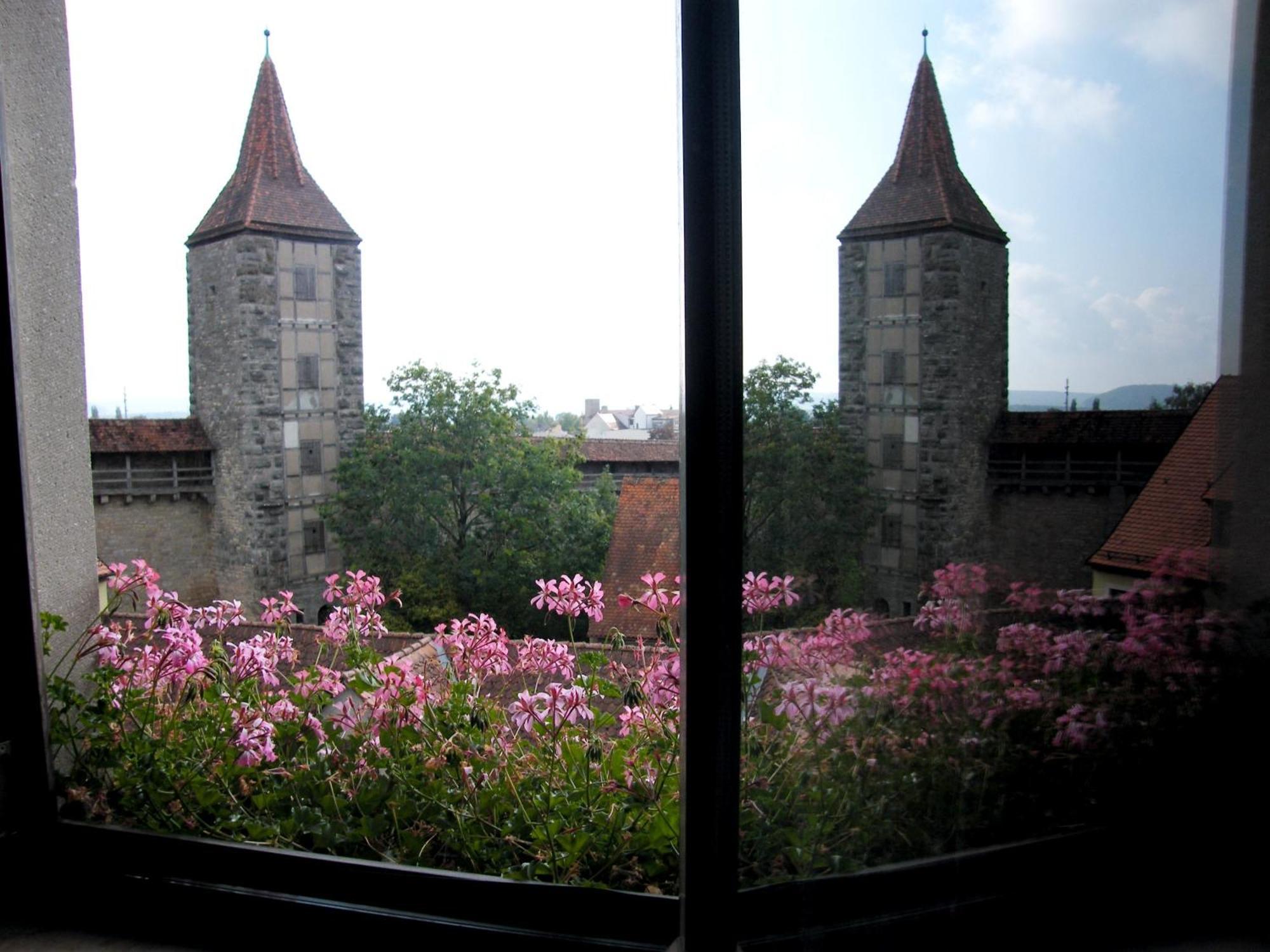 Pension Hofmann-Schmoelzer โรเทนบวร์ก อ็อบ แดร์เทาเบอร์ ภายนอก รูปภาพ